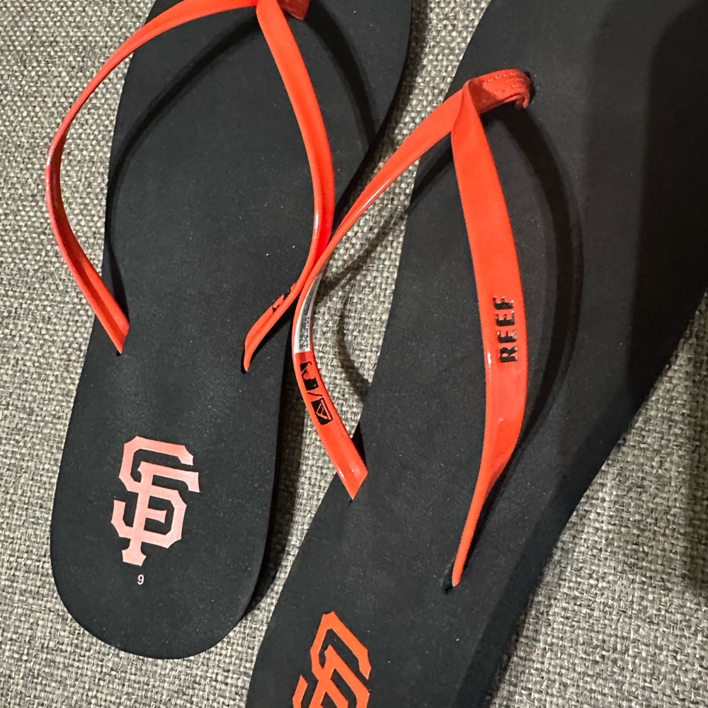 Reef San Francisco Giants flip flops
